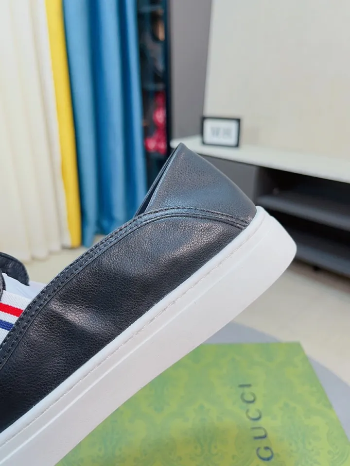 Men's shoes 💰420🌹🌹GUCCI [Gucci] New high-end brand of men's shoes, the latest fashionable casual men's shoes, trendy and versatile, relaxed and sporty style, uppers imported from Italy, first-layer cowhide, genuine leather lining, and ultra-fine workmanship. Original personalized fashionable rubber wear-resistant outsole, light and comfortable on the foot, size 38-44